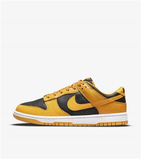 donkerrode nike|nike dunk low goldenrod.